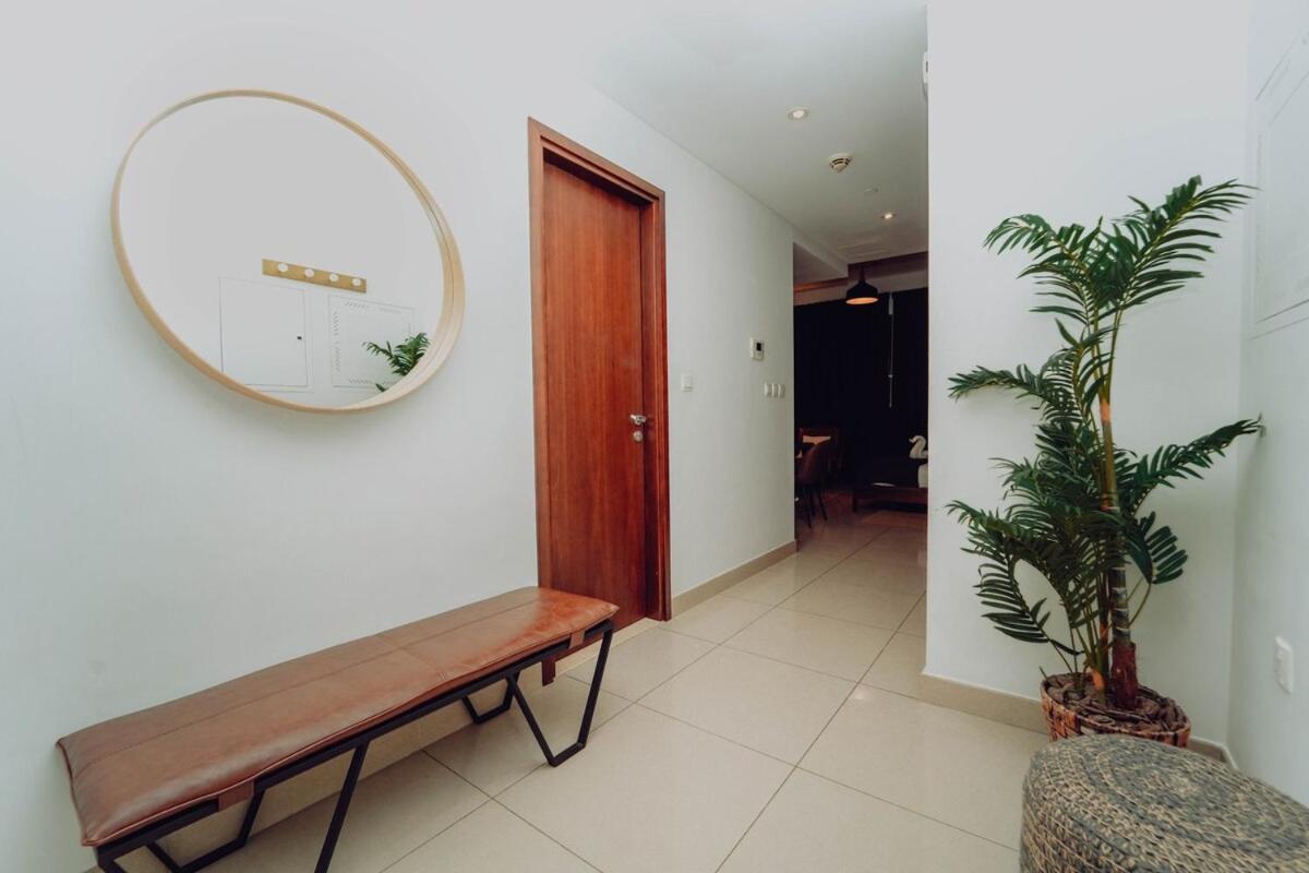 Elegant Downtown 5 Minute Walk To Burj Khalifa & Mall Apartment